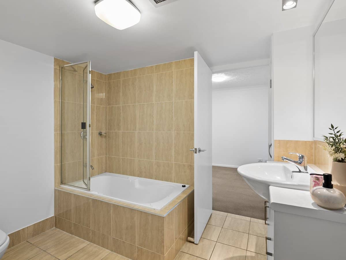 280 Grand Avenue, Forest Lake - Thumbnail 14