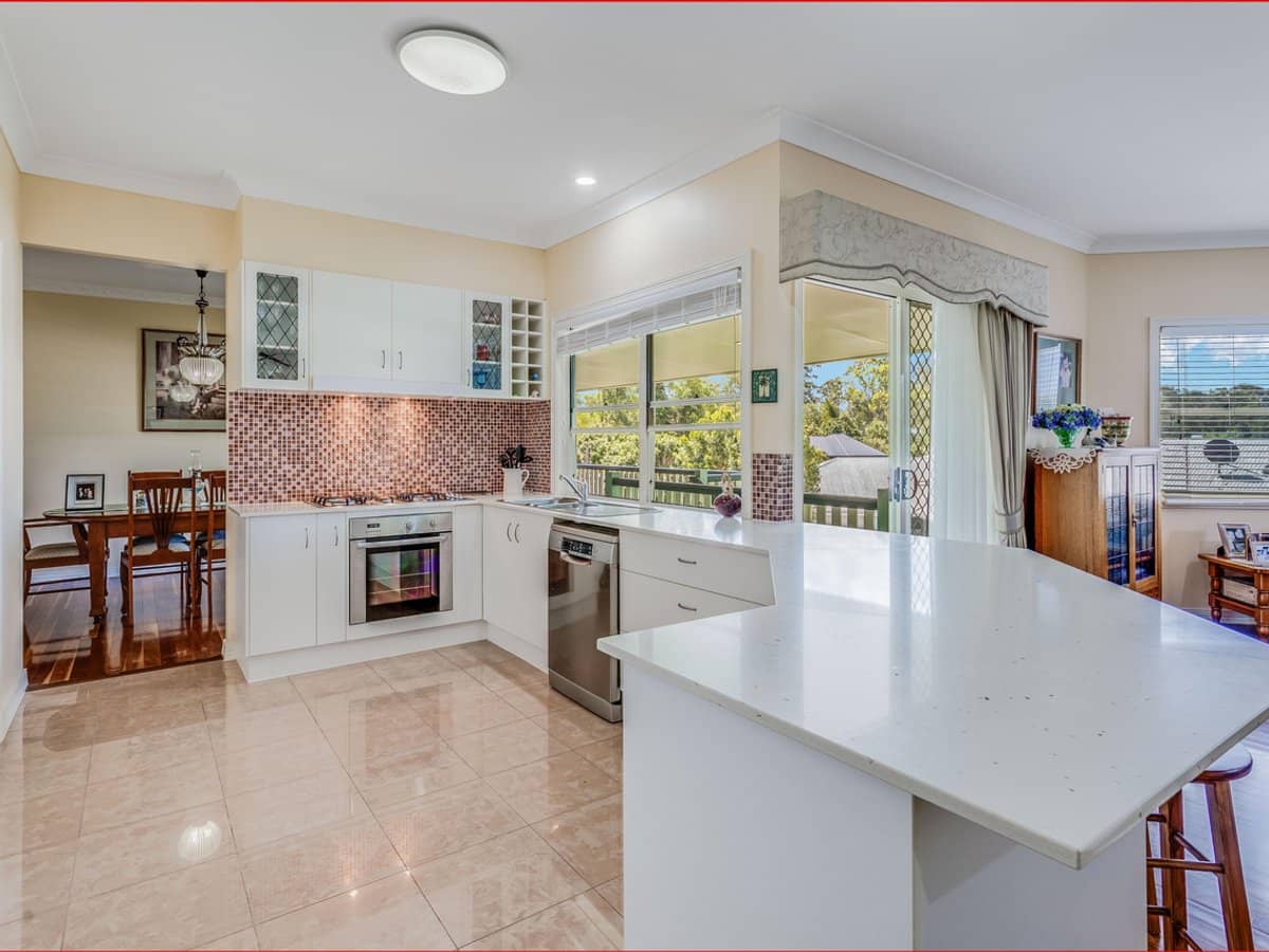 18 Chalmers Court, SAMFORD VILLAGE - Thumbnail 4