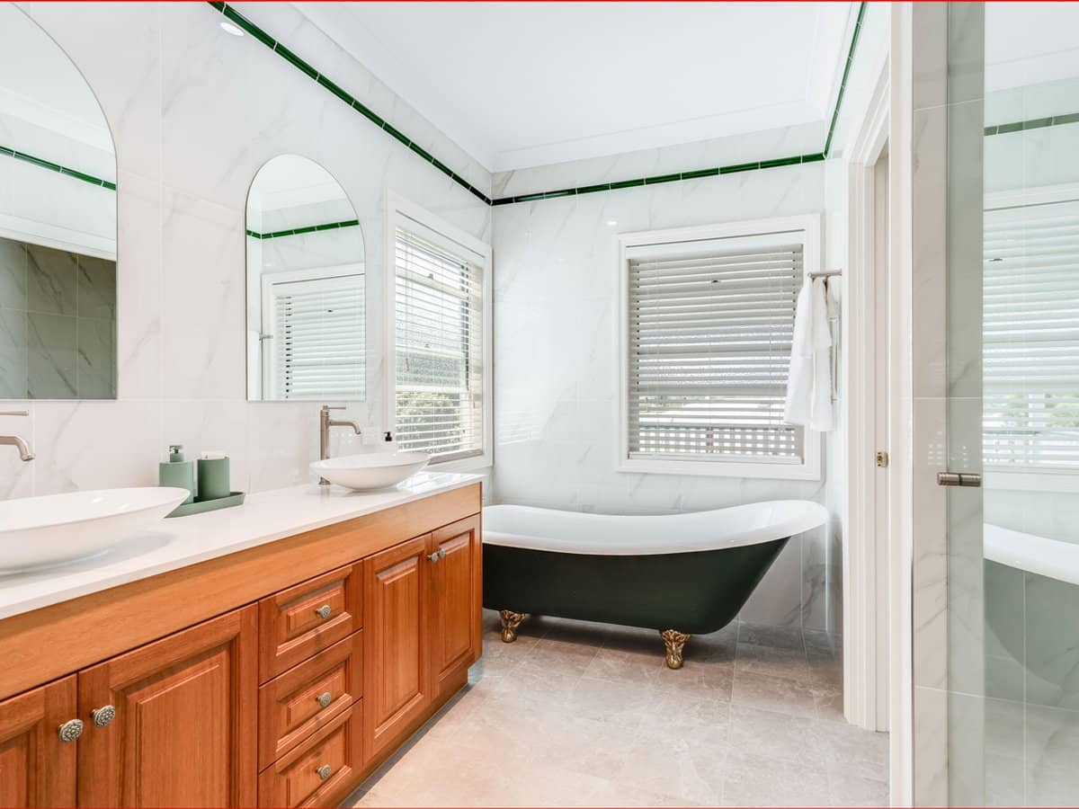 18 Chalmers Court, SAMFORD VILLAGE - Thumbnail 11