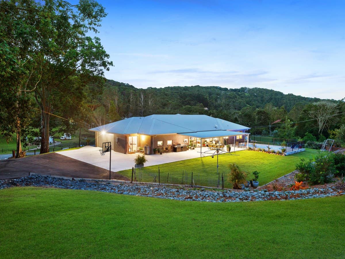 93 Green Valley Way, PIGGABEEN - Thumbnail 1