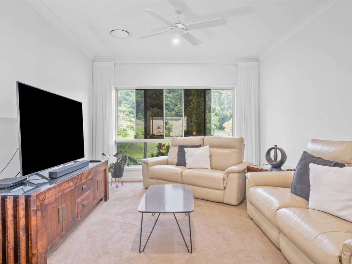 93 Green Valley Way, PIGGABEEN - Thumbnail 11