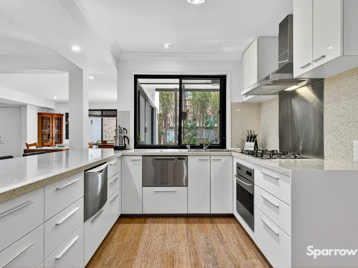 129 Coutts Street, BULIMBA - Thumbnail 4