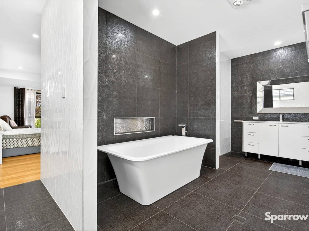 129 Coutts Street, BULIMBA - Thumbnail 18