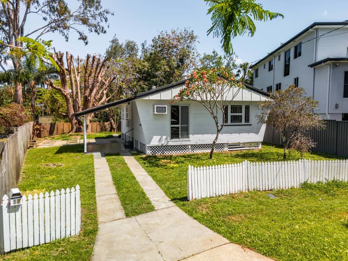 18 Bywood Street, Sunnybank Hills - Thumbnail 1