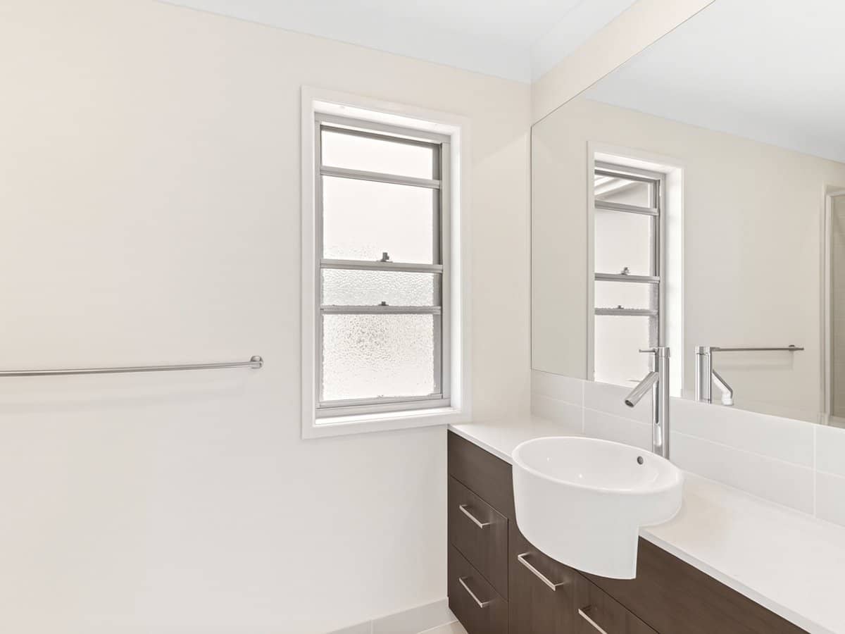 1 Belongil Street, Pacific Pines - Thumbnail 9