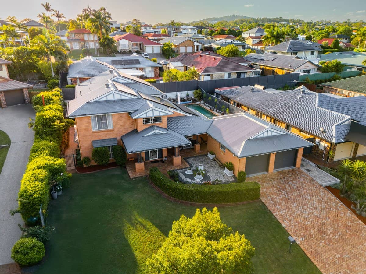 6 Kensington Place, Wishart - Thumbnail 1