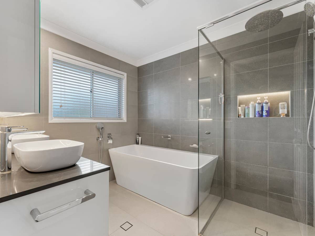 6 Kensington Place, Wishart - Thumbnail 20