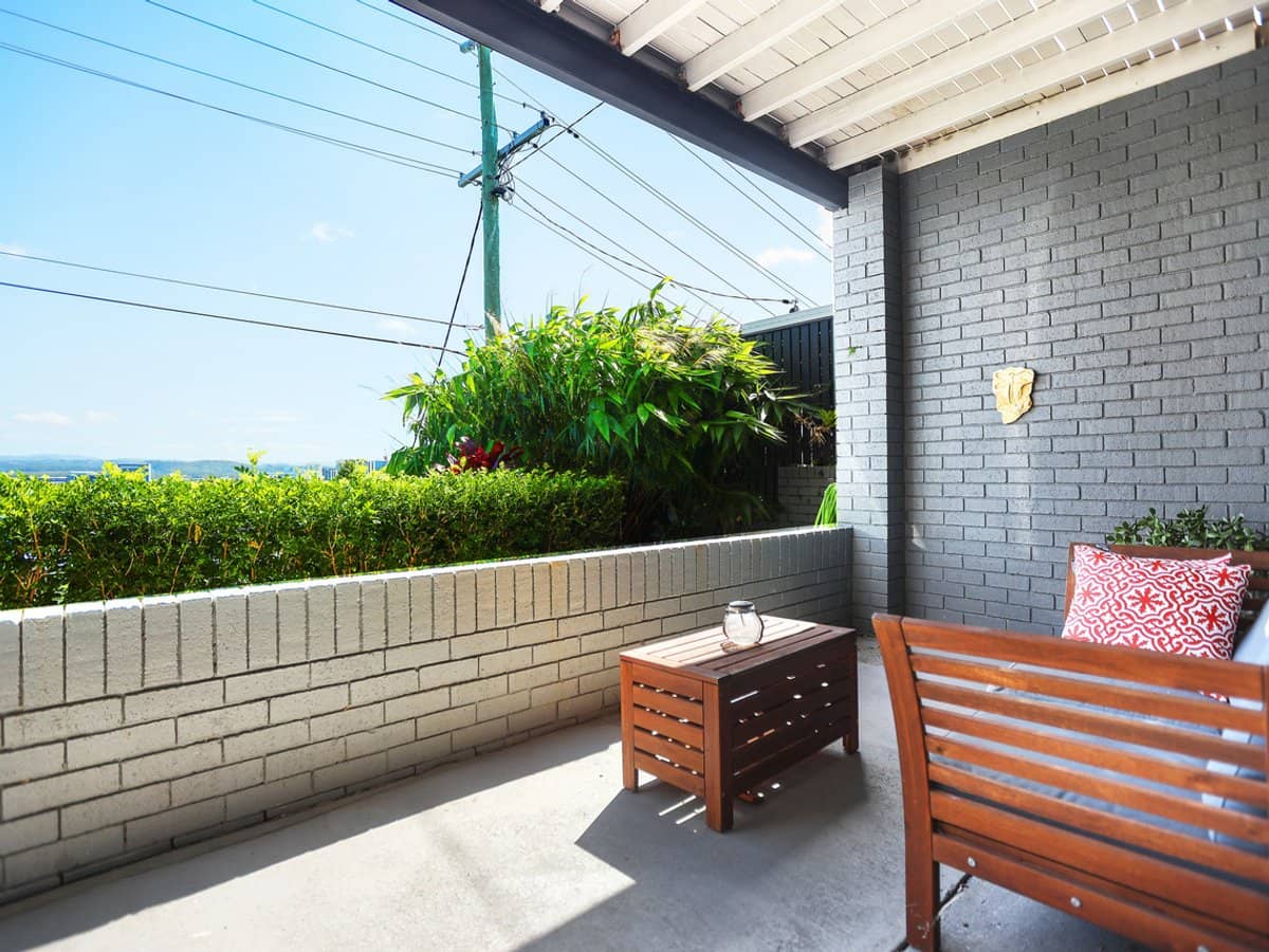 28 Rutledge Street, COOLANGATTA - Thumbnail 9