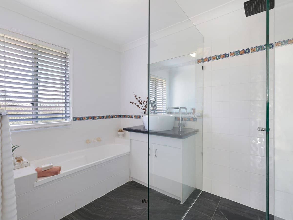 6 Honolulu Rise, Pacific Pines - Thumbnail 18