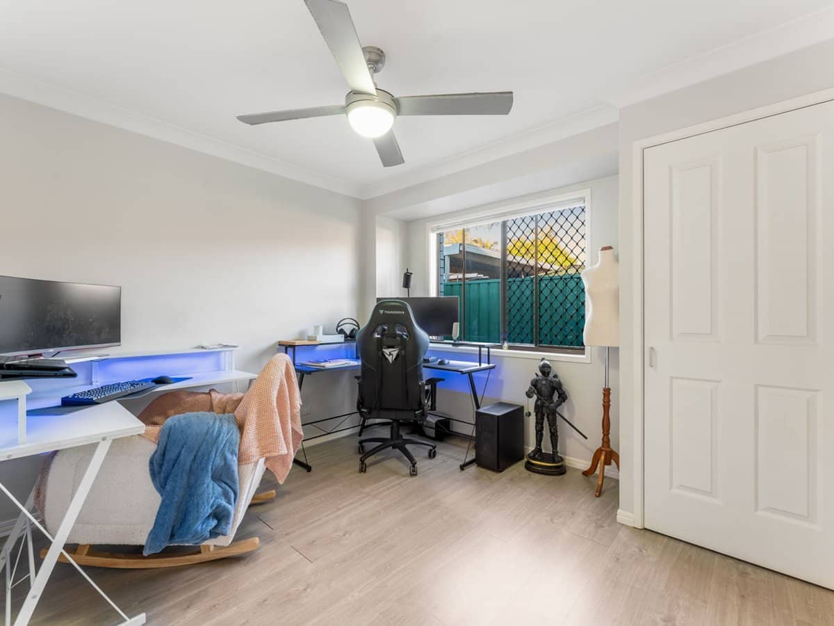 14 Lycoris Street, CRESTMEAD - Thumbnail 12