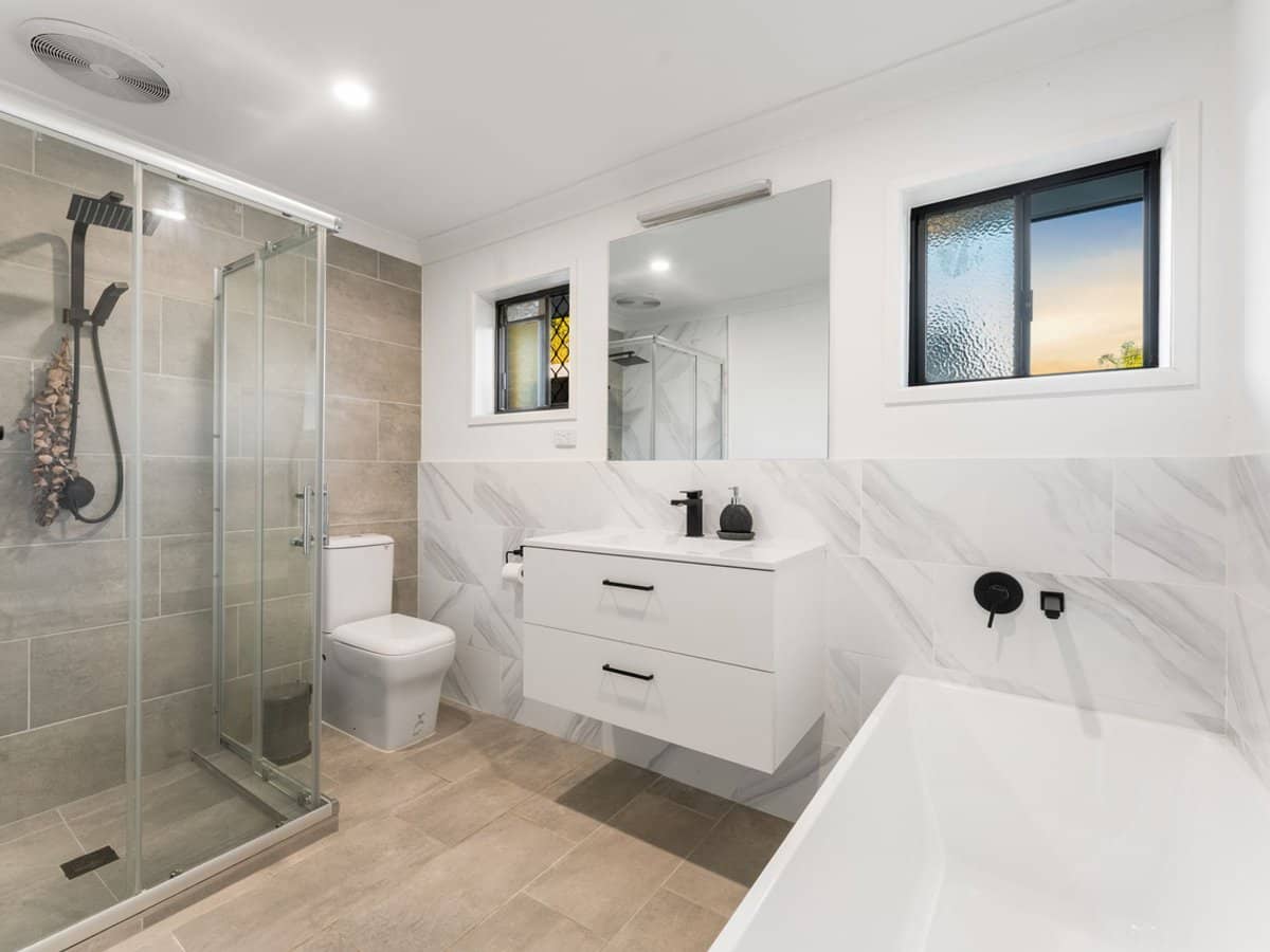 14 Lycoris Street, CRESTMEAD - Thumbnail 13