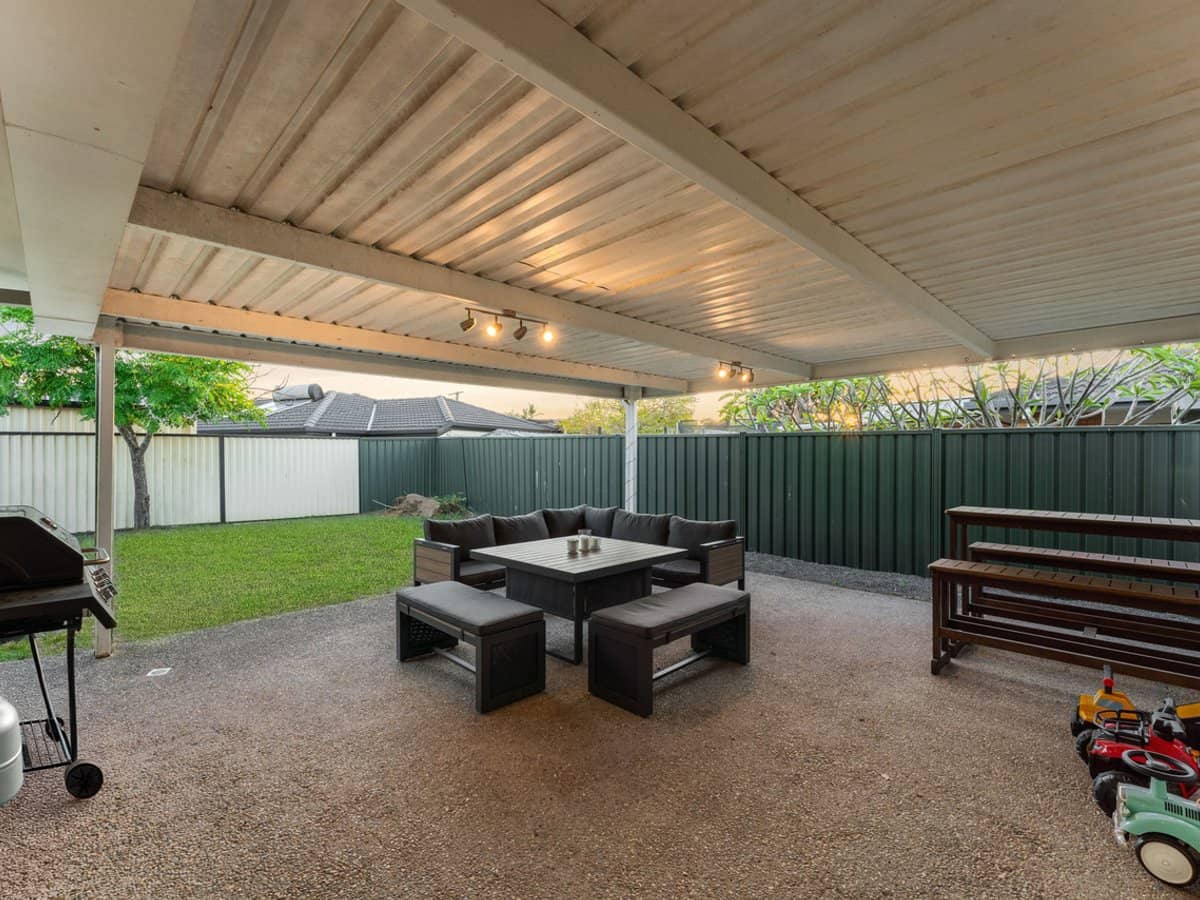 14 Lycoris Street, CRESTMEAD - Thumbnail 14