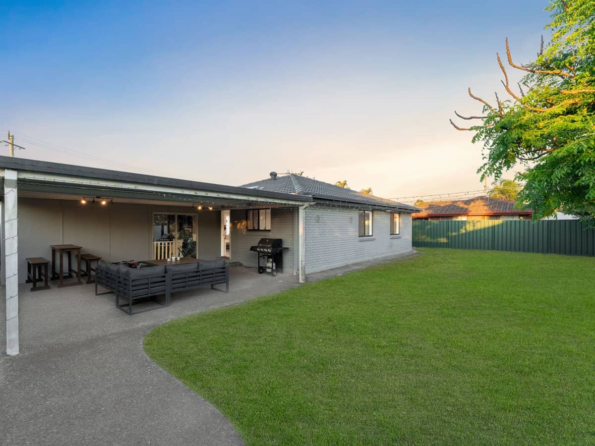 14 Lycoris Street, CRESTMEAD - Thumbnail 15