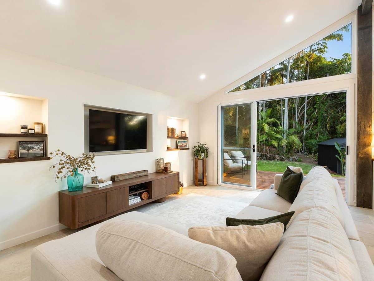 1 Rosemount Court, TERRANORA - Thumbnail 1