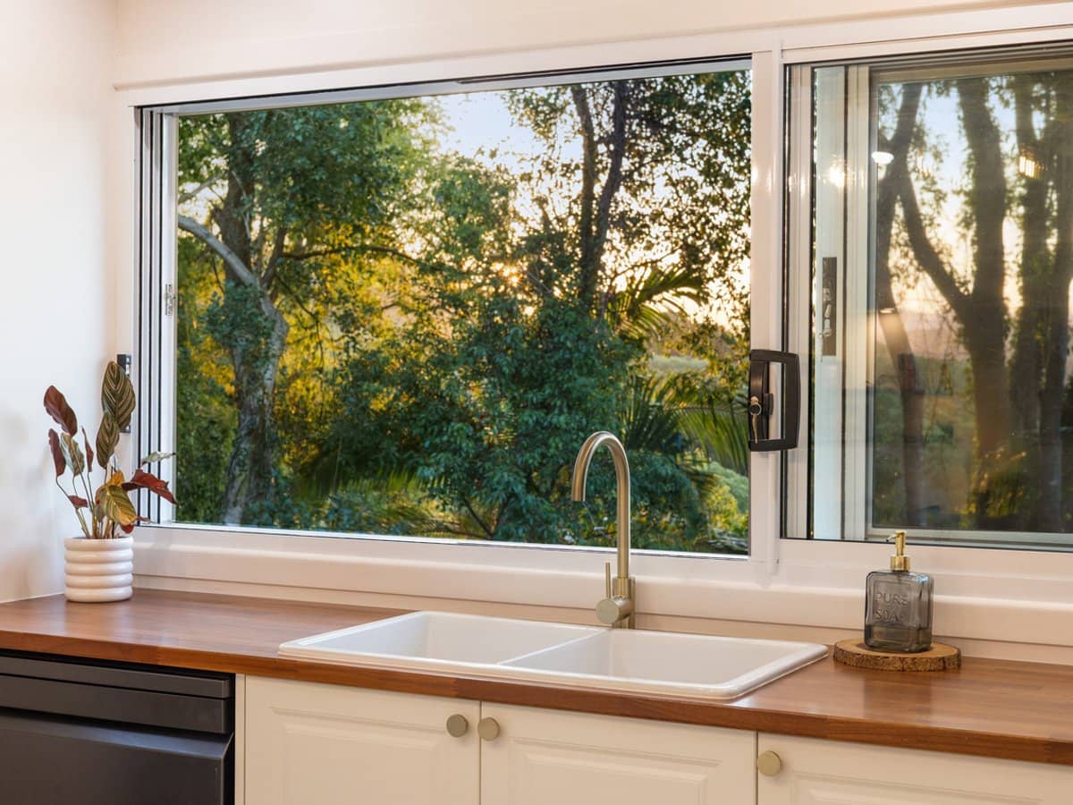 1 Rosemount Court, TERRANORA - Thumbnail 2