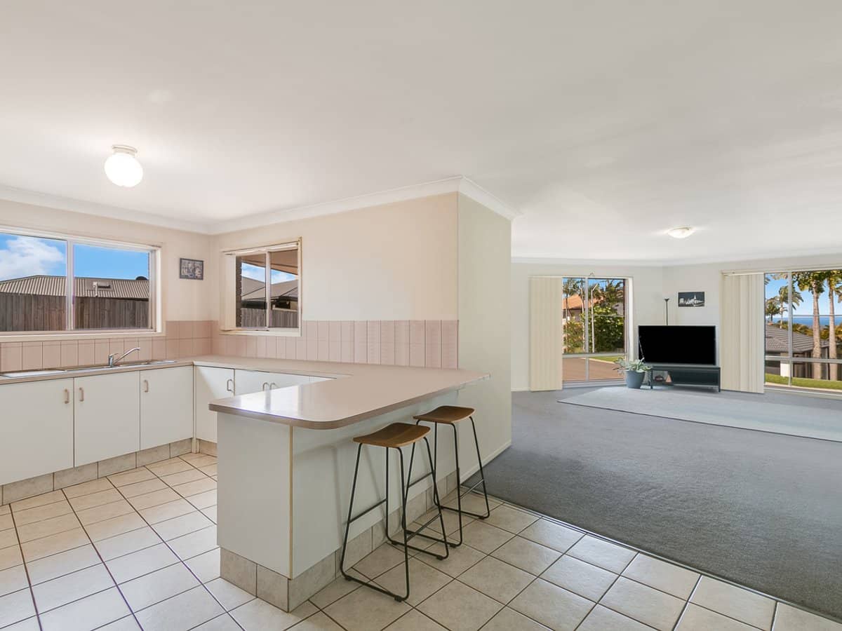 11 Buena Vista Drive, BILAMBIL HEIGHTS - Thumbnail 4