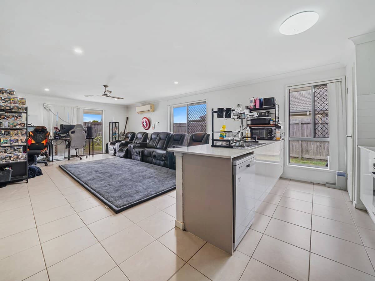 28 Baxter Crescent, CABOOLTURE - Thumbnail 10