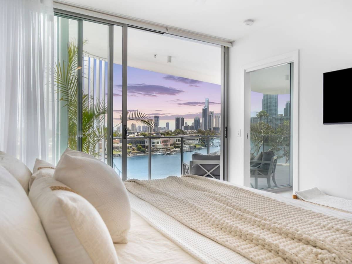 1 Cannes Avenue, SURFERS PARADISE - Thumbnail 8