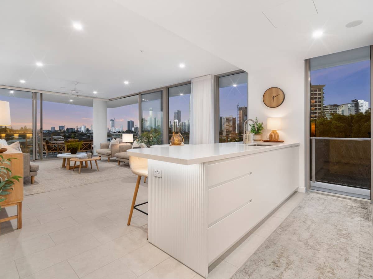 1 Cannes Avenue, SURFERS PARADISE - Thumbnail 15