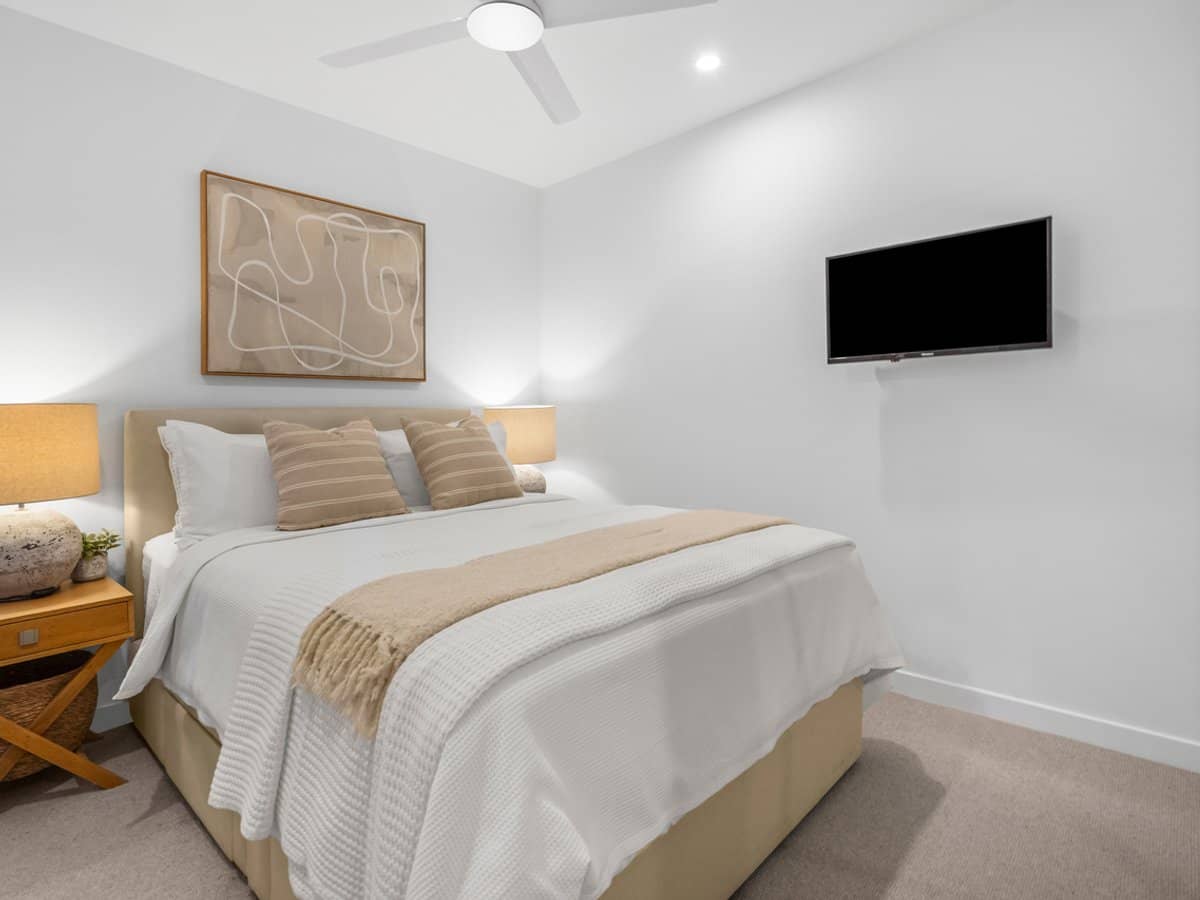 1 Cannes Avenue, SURFERS PARADISE - Thumbnail 18