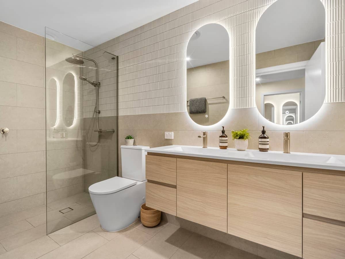 1 Cannes Avenue, SURFERS PARADISE - Thumbnail 20