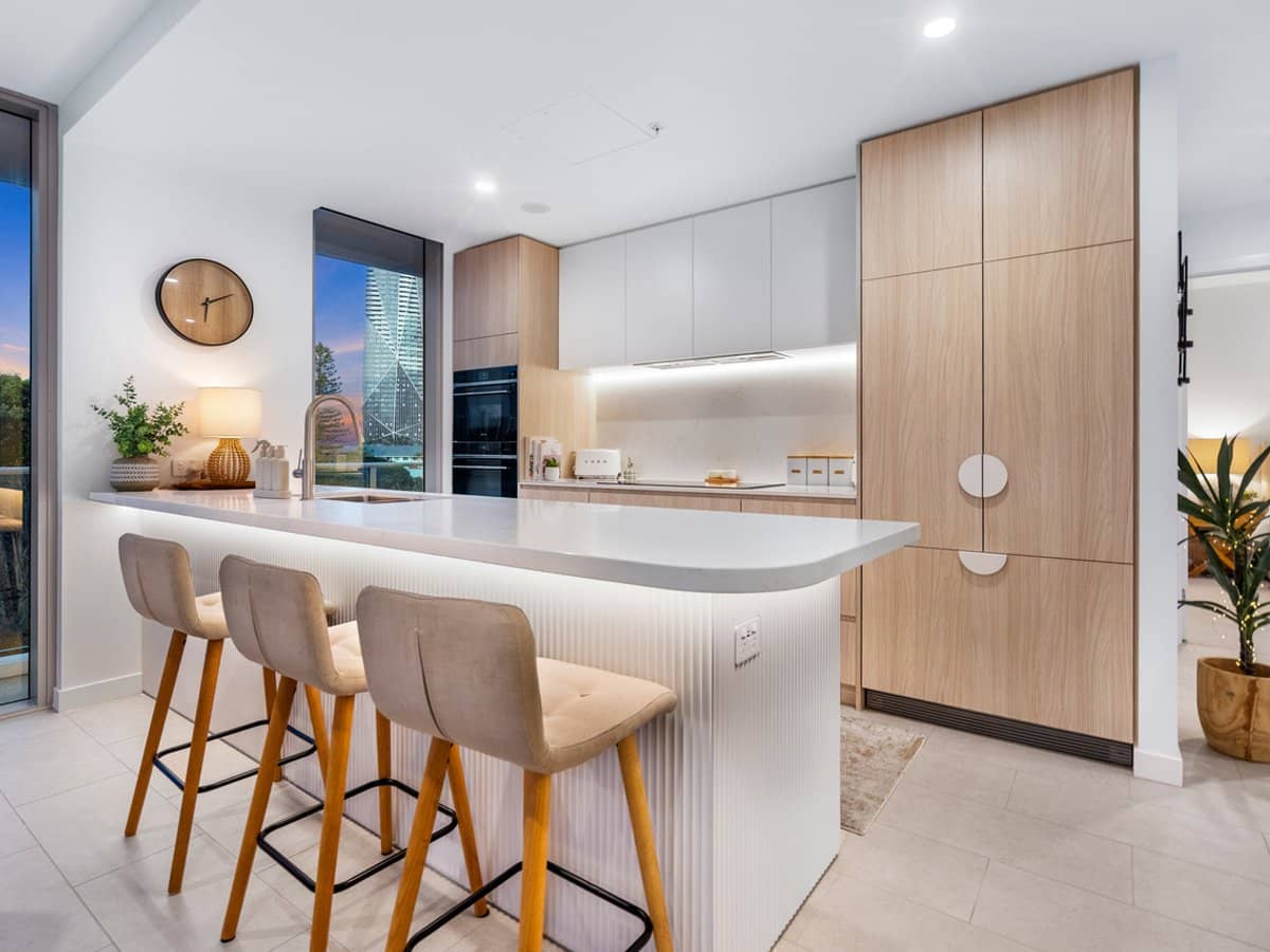 1 Cannes Avenue, SURFERS PARADISE - Thumbnail 28