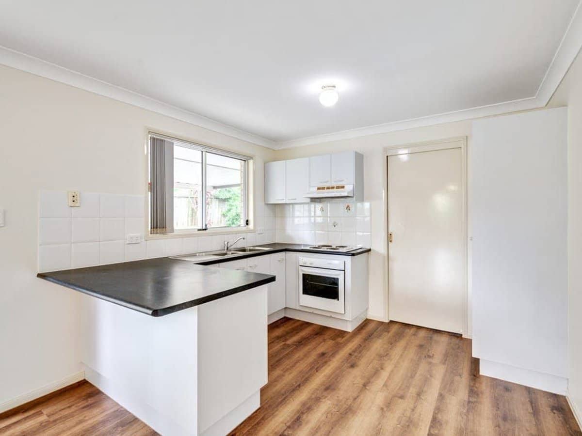 42 Benjamina Circuit, Regents Park - Thumbnail 3