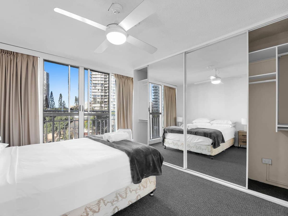 2 Riverview Parade, SURFERS PARADISE - Thumbnail 7