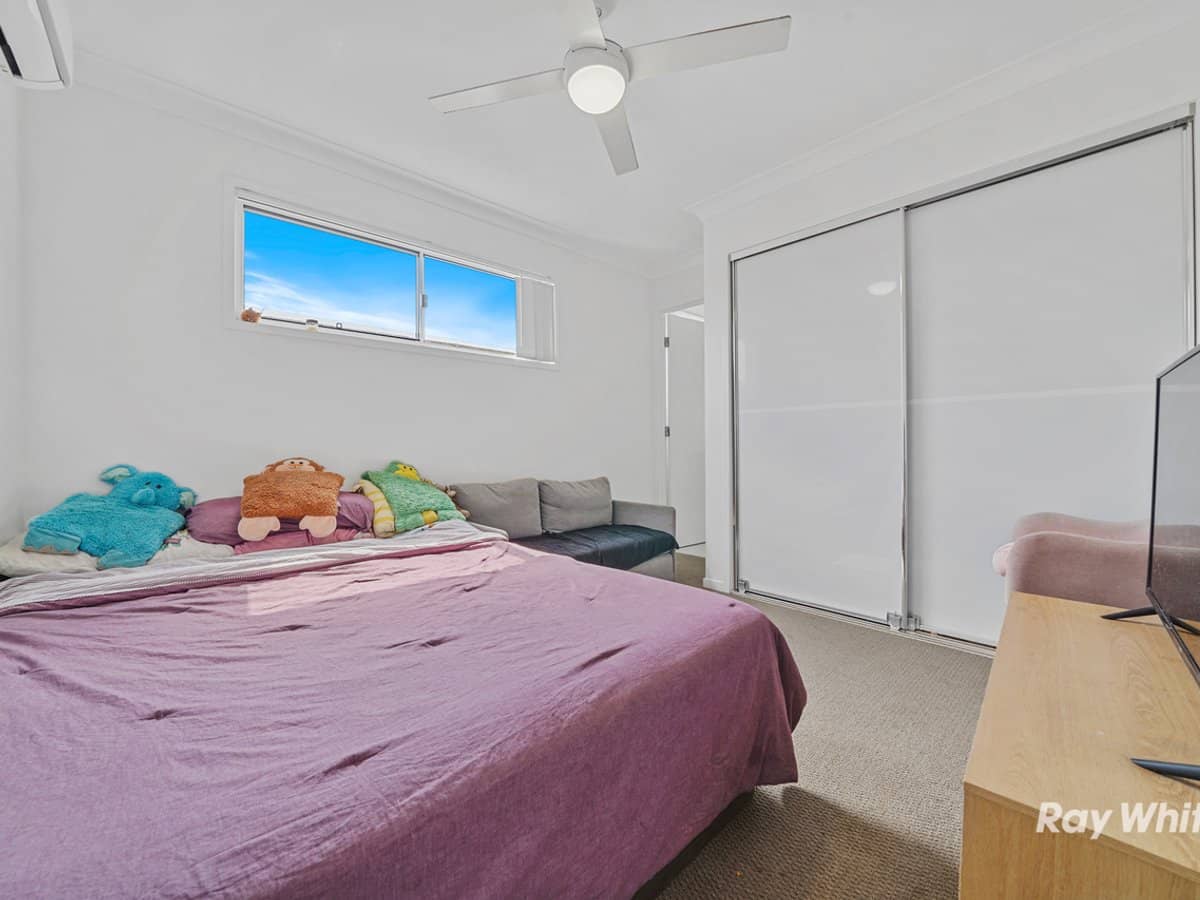 22 Mali Way, LOGAN VILLAGE - Thumbnail 2