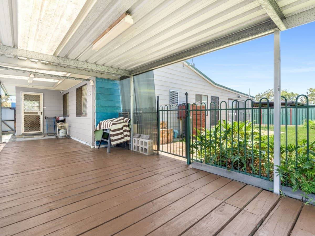 5 Overton Court, CRESTMEAD - Thumbnail 4