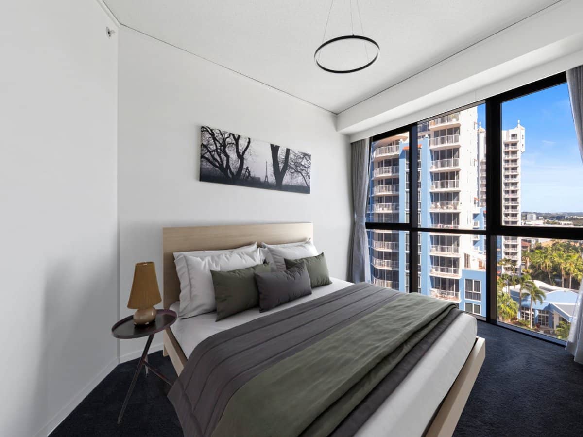 22 Surf Parade, BROADBEACH - Thumbnail 7