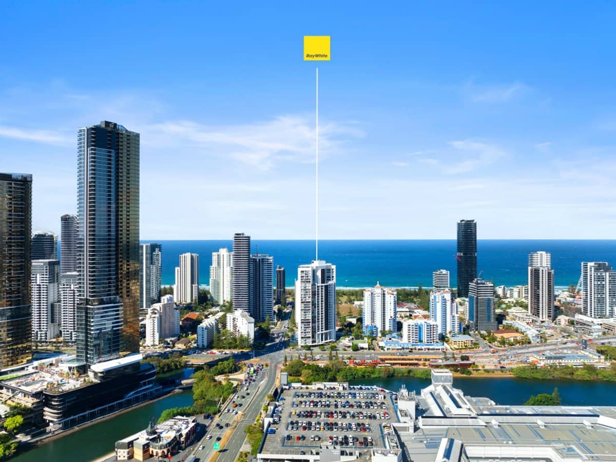 22 Surf Parade, BROADBEACH - Thumbnail 10