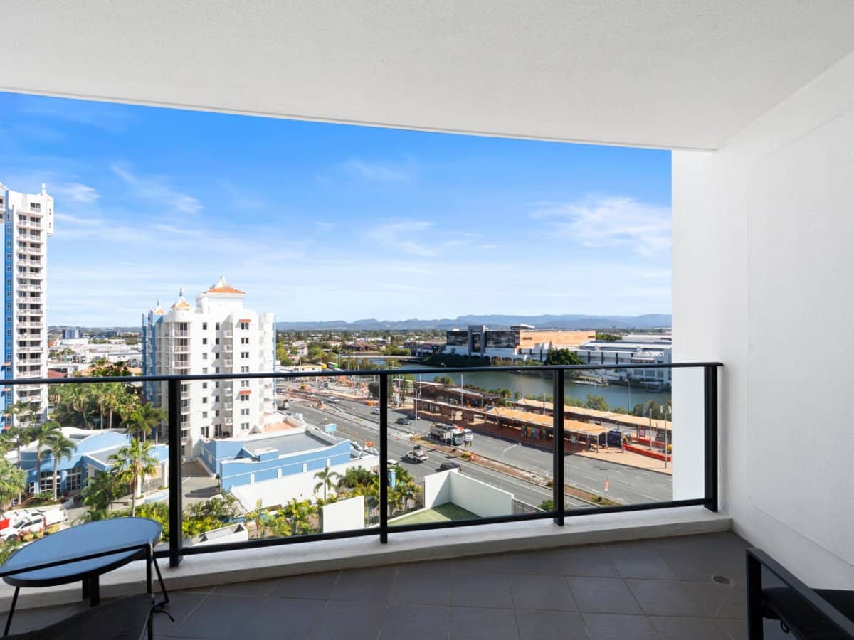 22 Surf Parade, BROADBEACH - Thumbnail 9