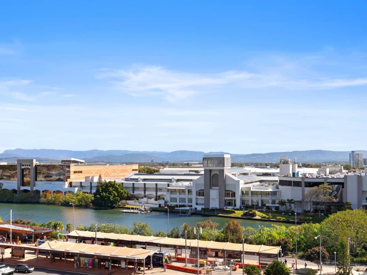 22 Surf Parade, BROADBEACH - Thumbnail 20