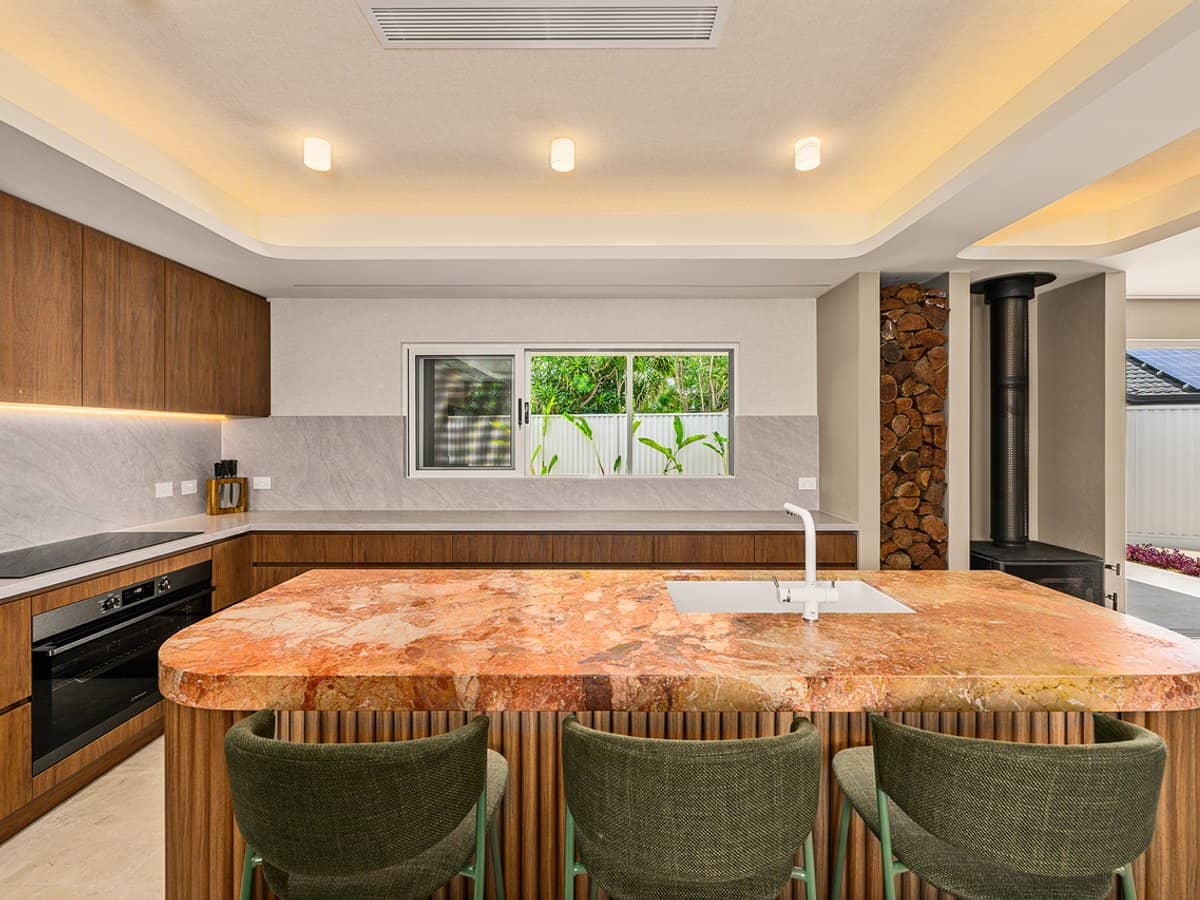 4 Maralinga Avenue, MERMAID WATERS - Thumbnail 5