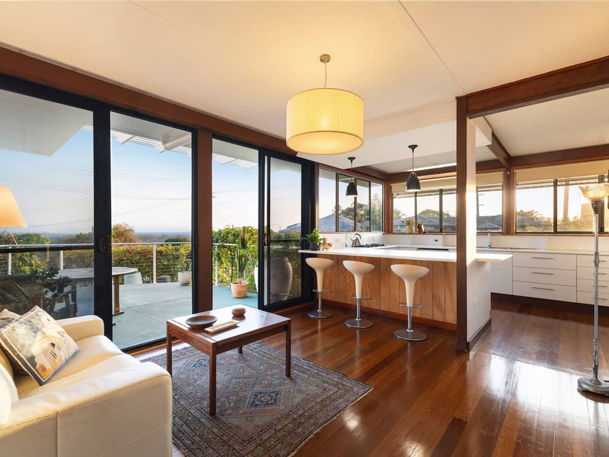 41 Pioneer Parade, BANORA POINT - Thumbnail 1