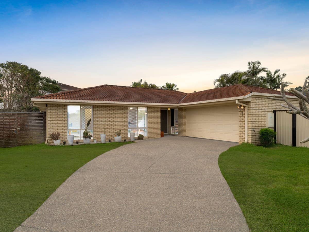 7 Flordabelle Place, HERITAGE PARK - Thumbnail 2