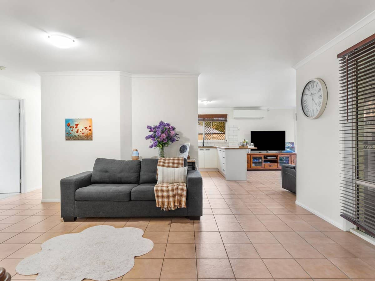 7 Flordabelle Place, HERITAGE PARK - Thumbnail 3