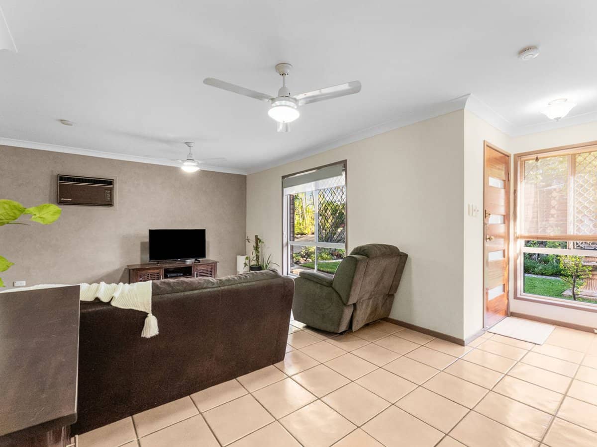 99 Mackellar Drive, BORONIA HEIGHTS - Thumbnail 4