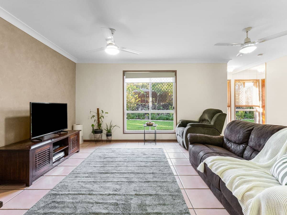 99 Mackellar Drive, BORONIA HEIGHTS - Thumbnail 5