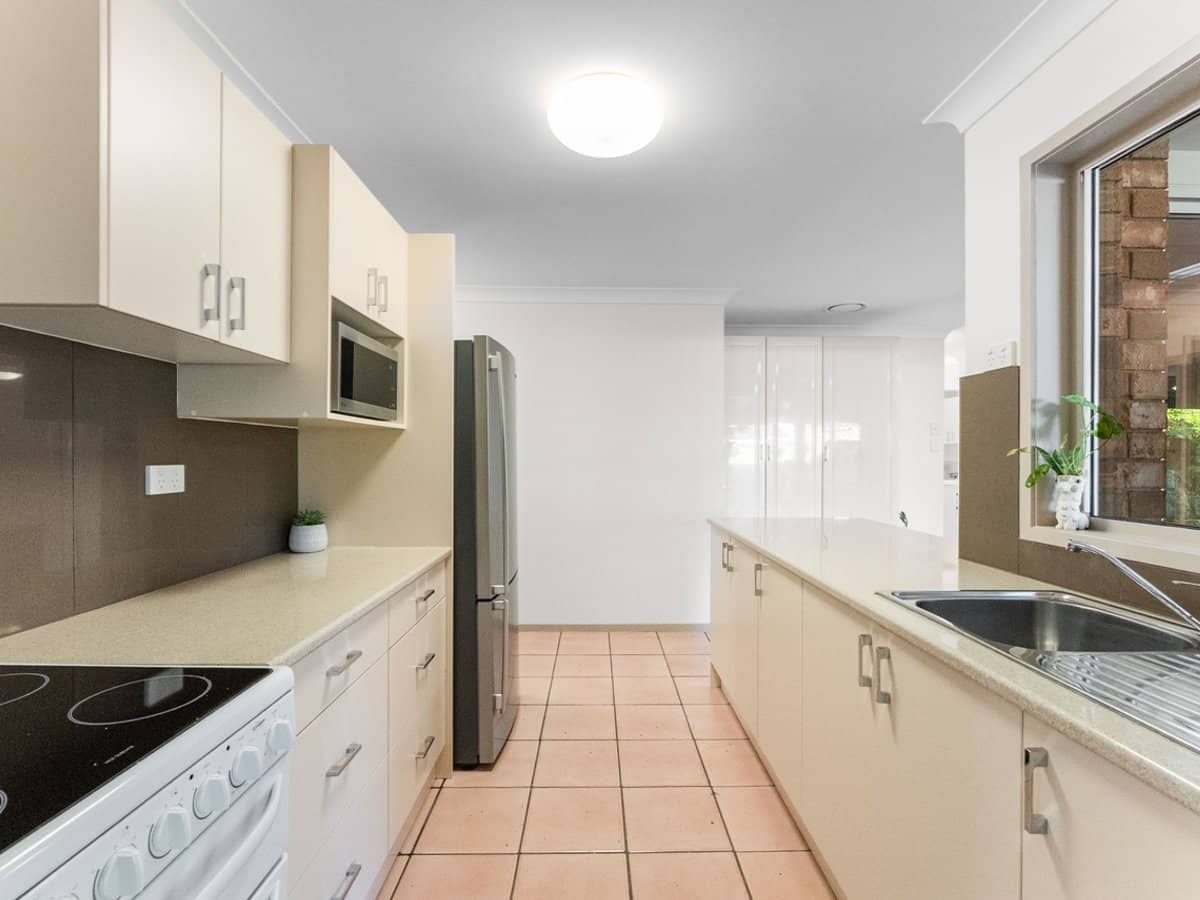 99 Mackellar Drive, BORONIA HEIGHTS - Thumbnail 7