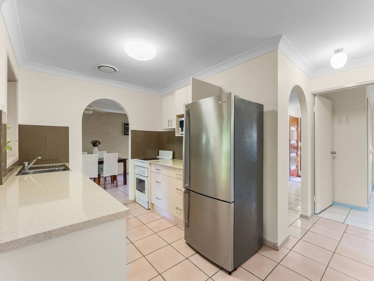 99 Mackellar Drive, BORONIA HEIGHTS - Thumbnail 8