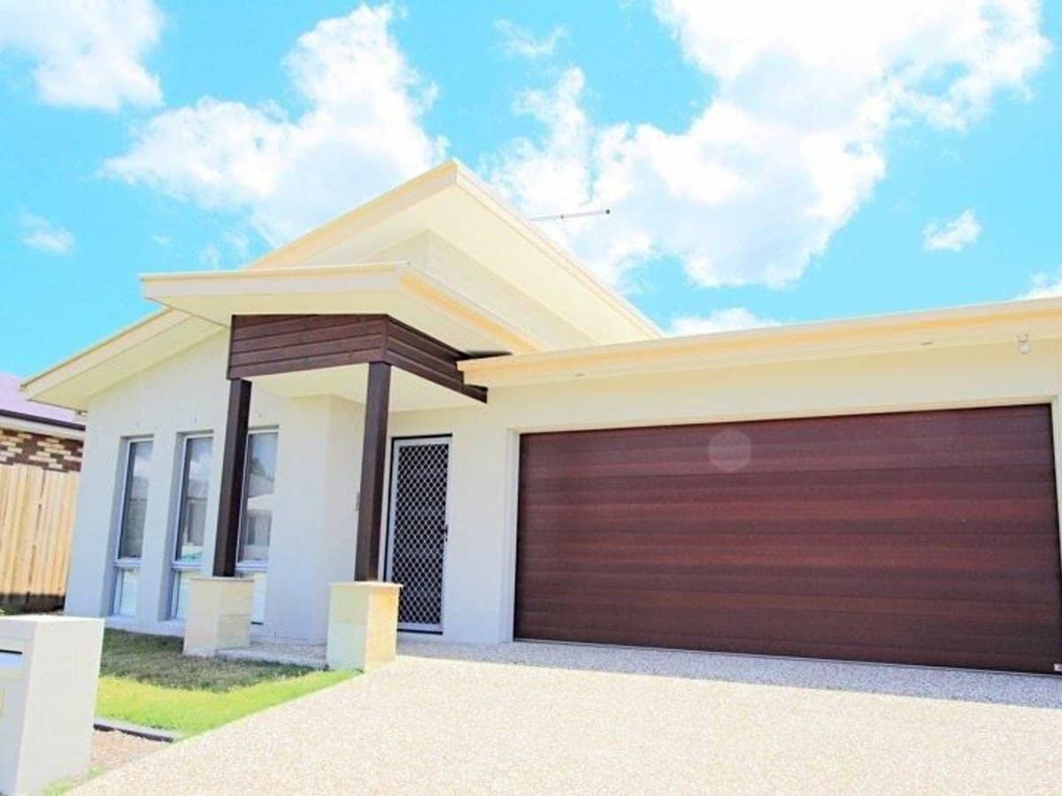 71 Cobblestone Avenue, LOGAN RESERVE - Thumbnail 1