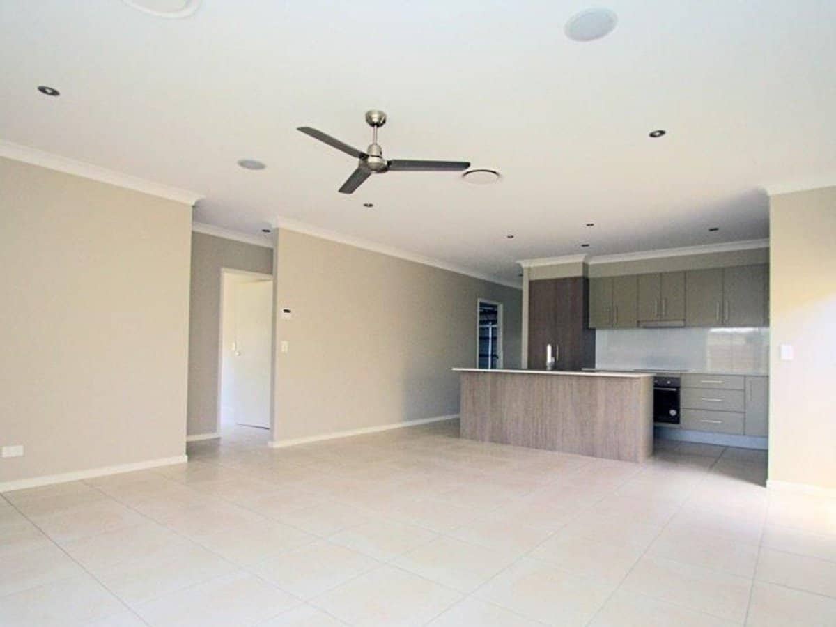 71 Cobblestone Avenue, LOGAN RESERVE - Thumbnail 4