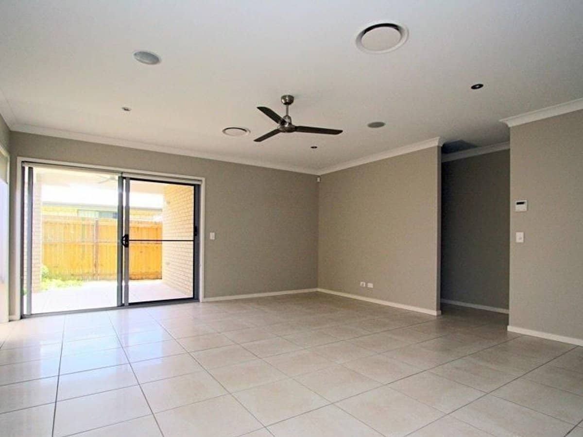 71 Cobblestone Avenue, LOGAN RESERVE - Thumbnail 5