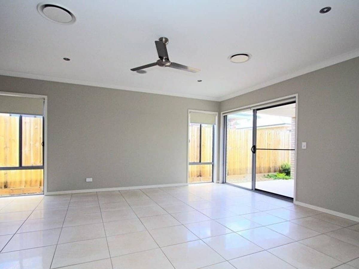 71 Cobblestone Avenue, LOGAN RESERVE - Thumbnail 6