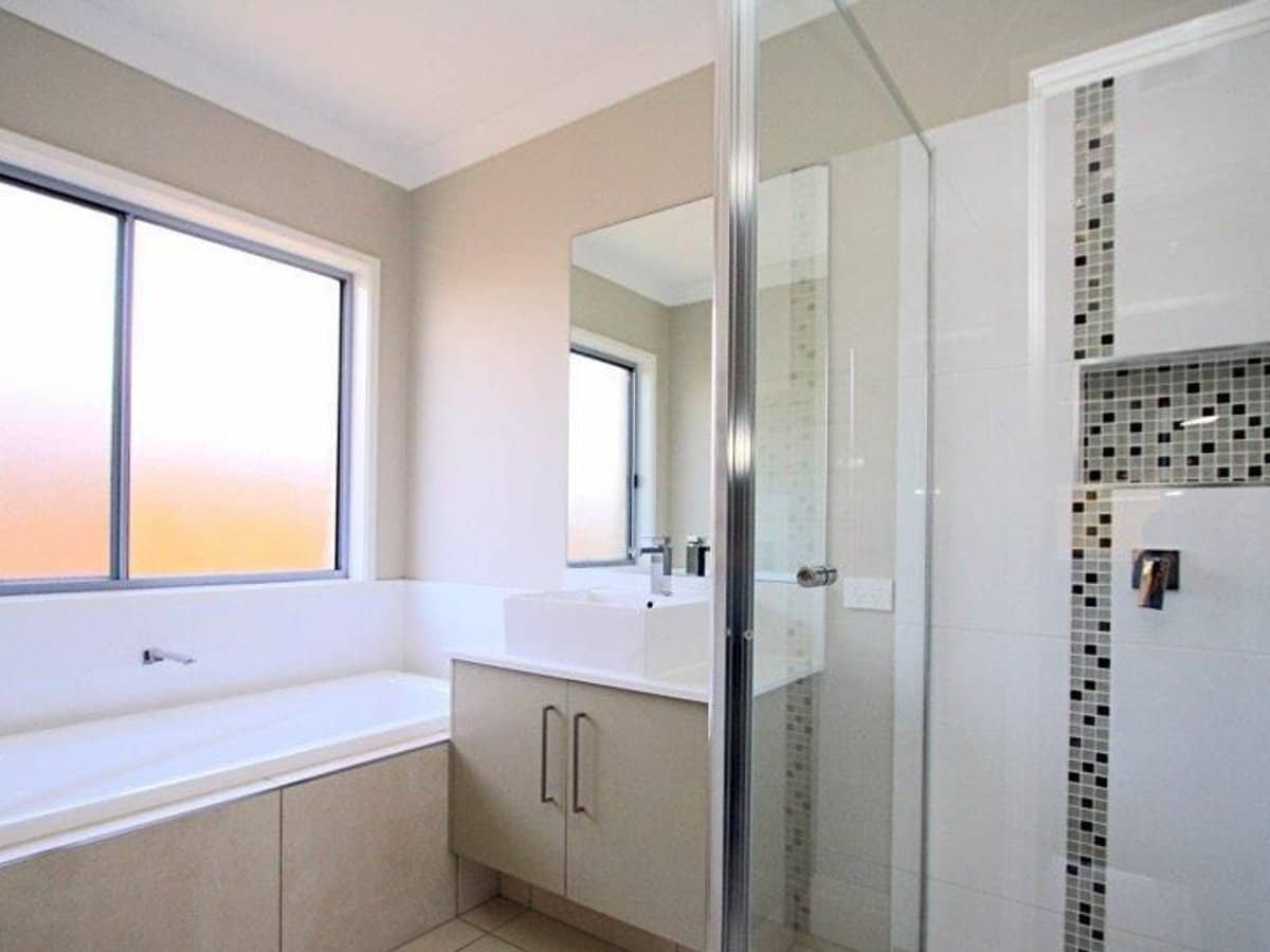 71 Cobblestone Avenue, LOGAN RESERVE - Thumbnail 13