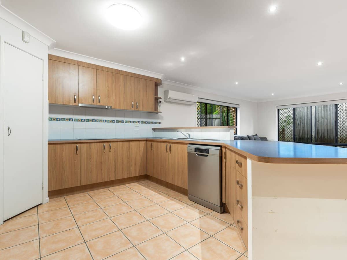 18 Buckley Drive, DREWVALE - Thumbnail 3