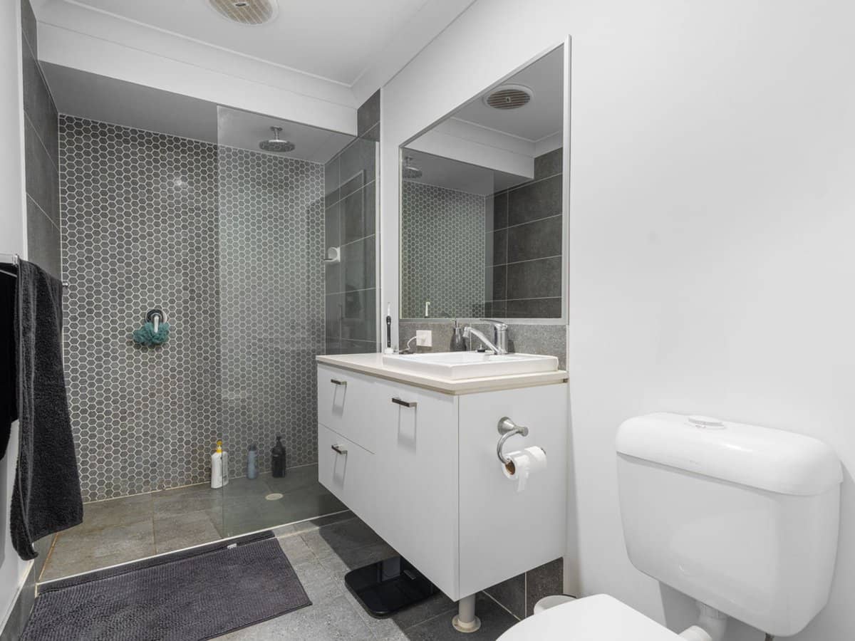 10 Scribbly Gum Court, BORONIA HEIGHTS - Thumbnail 8