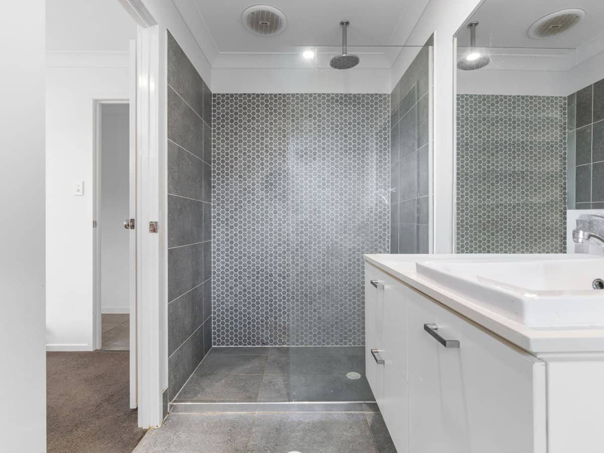 10 Scribbly Gum Court, BORONIA HEIGHTS - Thumbnail 15